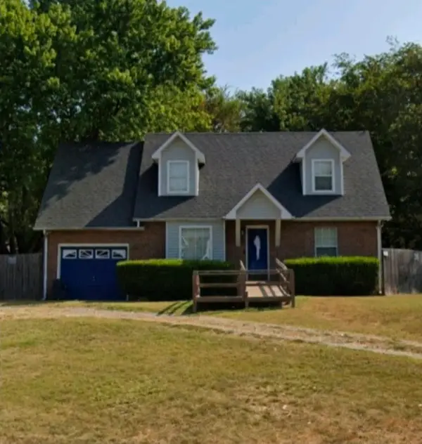 221 Jim Thorpe Dr, Clarksville, TN 37042