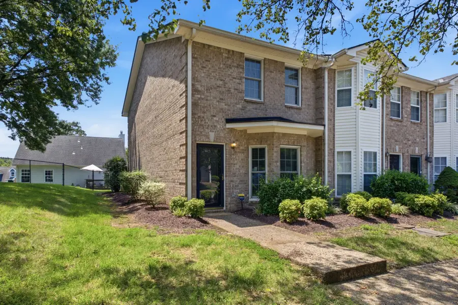 196 Lakebrink Dr, Nashville, TN 37214 - #3
