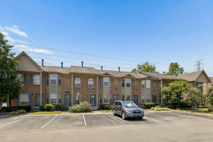 328 Hickory Pl, Nashville, TN 37214 - #3