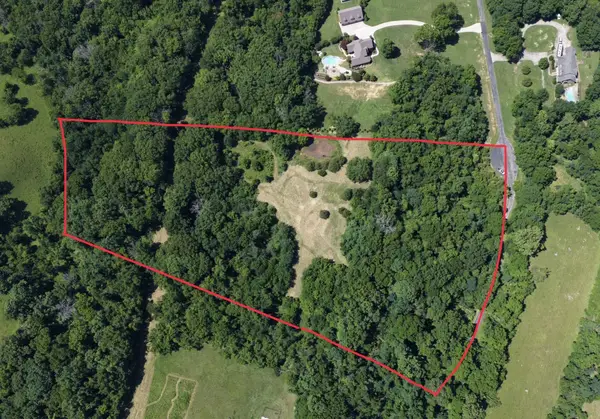 130 Hidden Valley Rd, Arrington, TN 37014