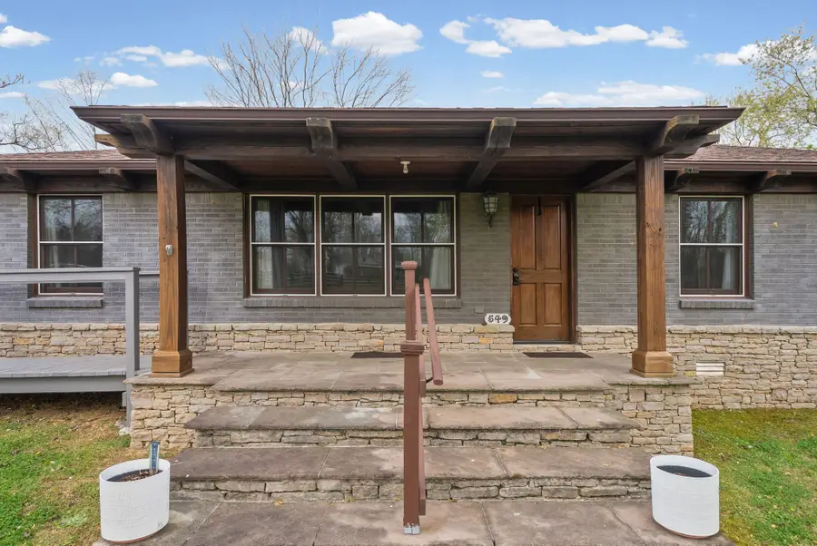 549 Swan Ave, Hohenwald, TN 38462 - #2