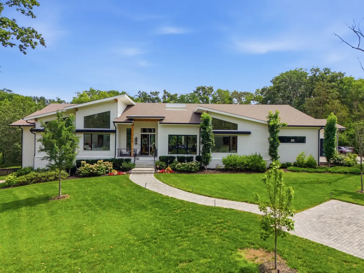 710 Bresslyn Rd, Nashville, TN 37205 - #1