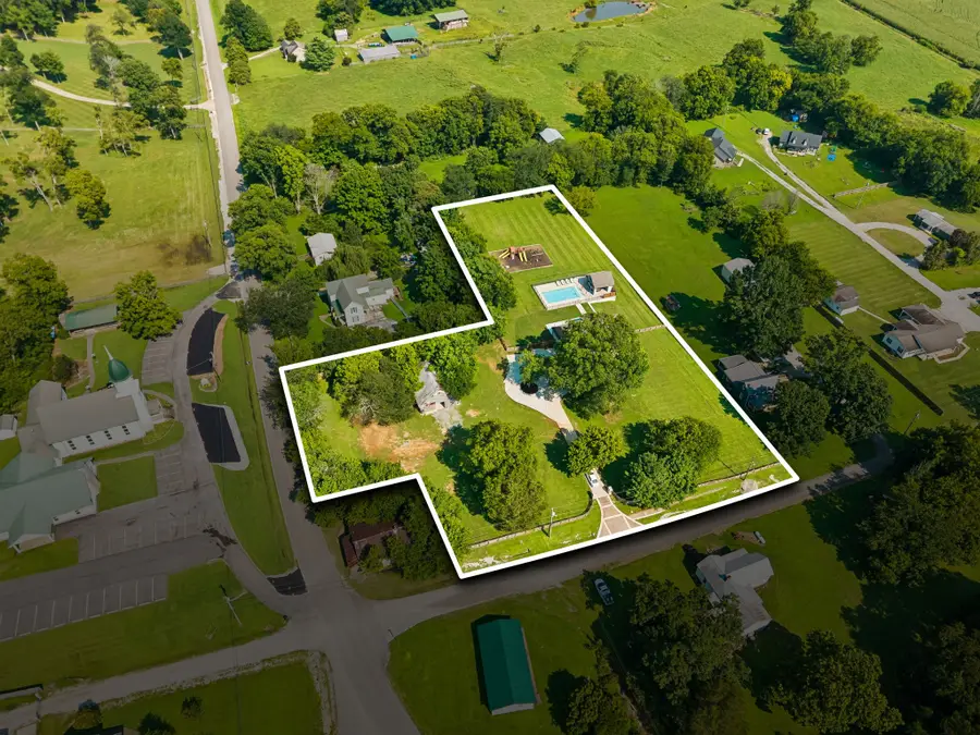 4009 Erwin Rd, Columbia, TN 38401 - #2