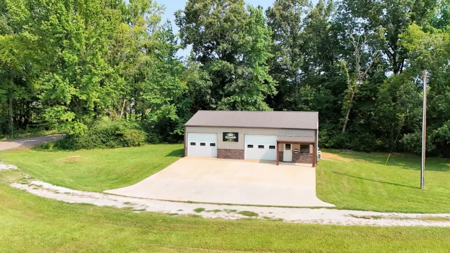 300 Grant St, Middleton, TN 38052 - #2
