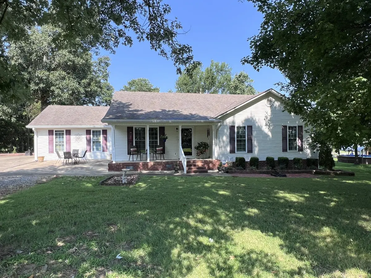 502 Bob Hollow Rd, Burns, TN 37029 - #1