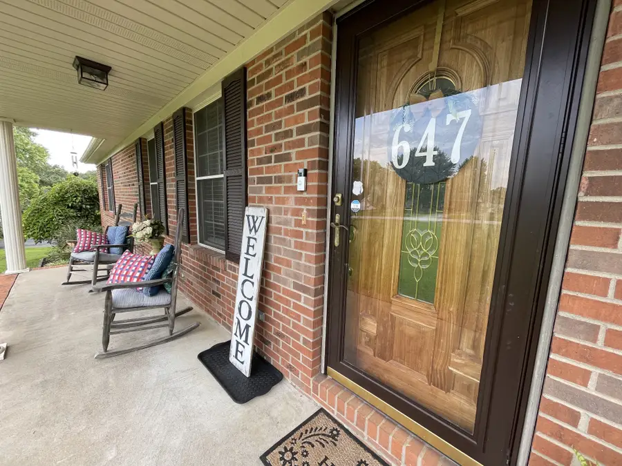 647 Chitwood Dr, Lafayette, TN 37083 - #2