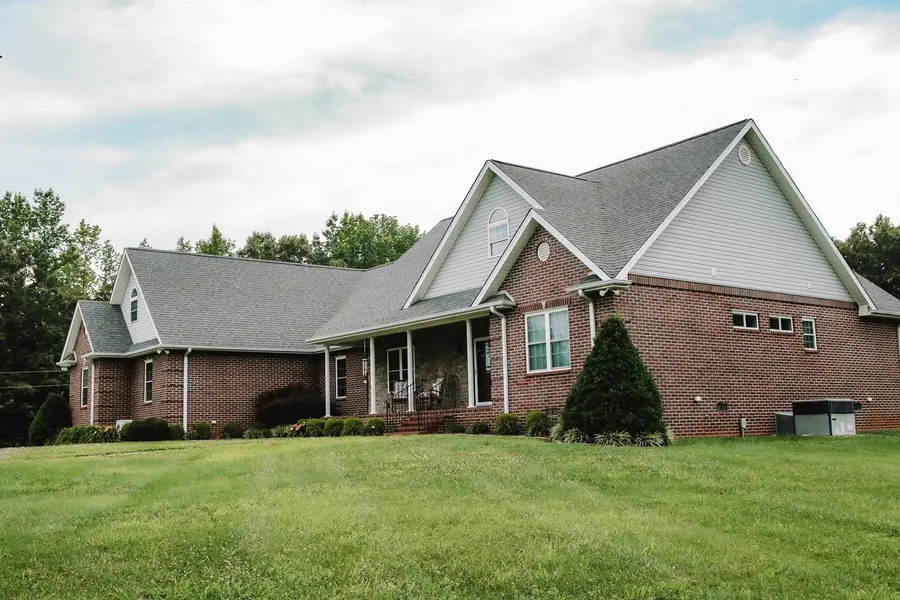3871 Conyersville Rd, Puryear, TN 38251 - #2
