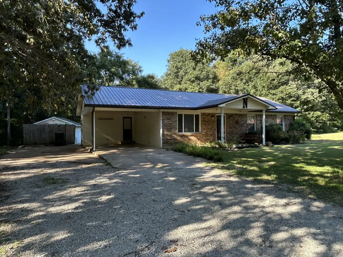 106 Shore Dr, Big Sandy, TN 38221 - #1