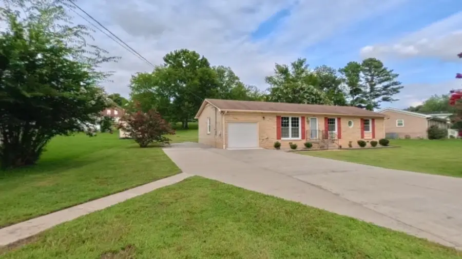 651 Lynnwood Ave, Lewisburg, TN 37091 - #2