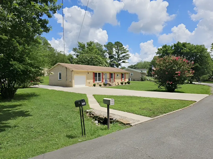 651 Lynnwood Ave, Lewisburg, TN 37091 - #3