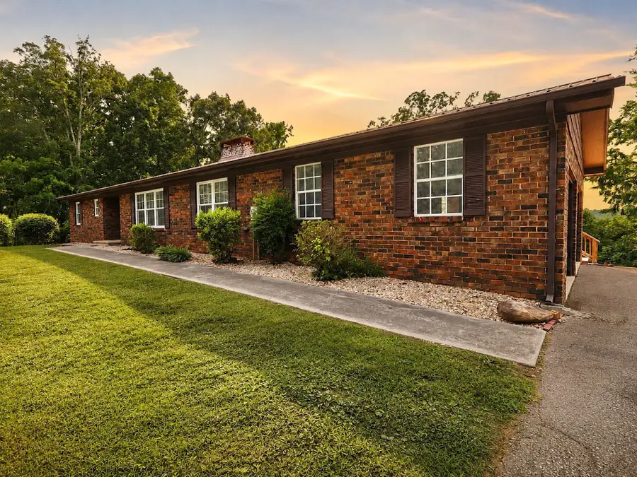 725 Oak Grove Road, Benton, TN 37307 - #2