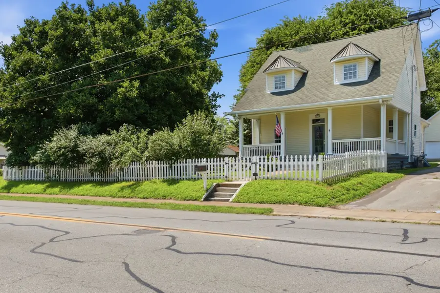 210 S Main St, Mount Pleasant, TN 38474 - #2