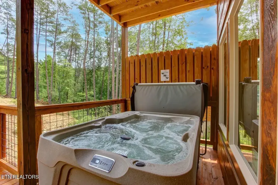 2784 Easy St, Sevierville, TN 37862 - #2