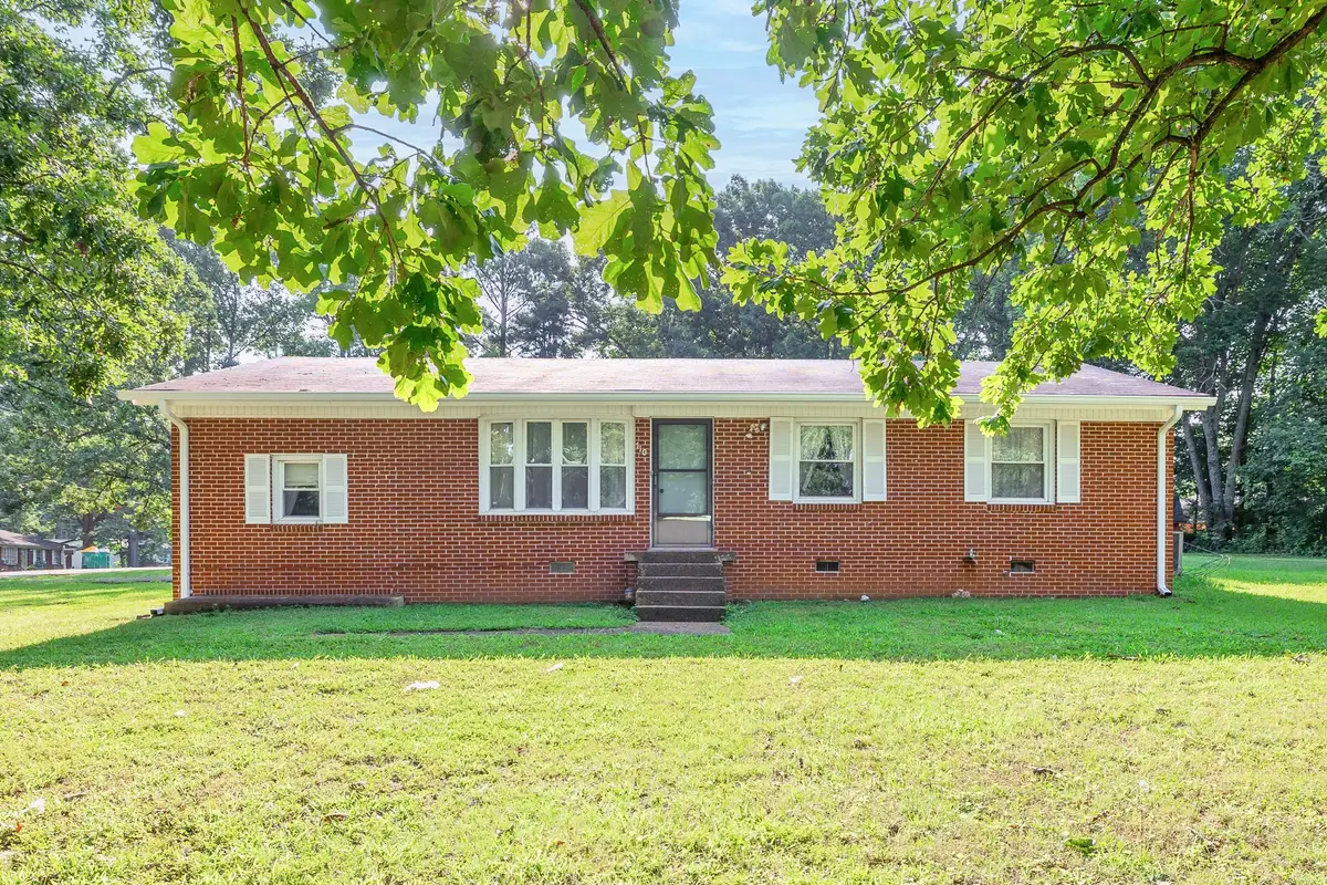 710 Glenn Ave, Lewisburg, TN 37091 - #1