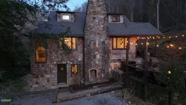 302 Newman Road, Gatlinburg, TN 37738