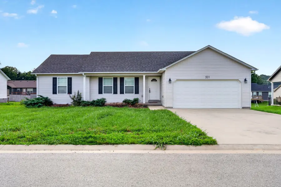 521 Labrador Dr, Bowling Green, KY 42101 - #2