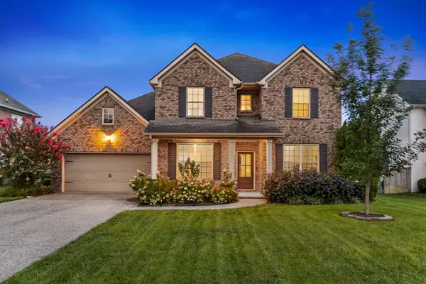 1023 Brixworth Dr, Thompsons Station, TN 37179