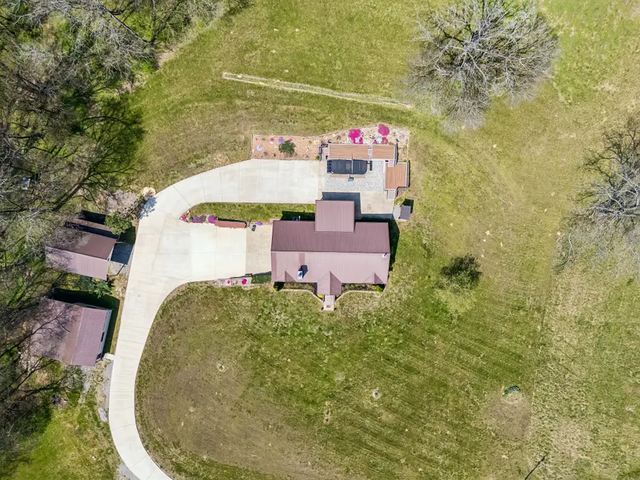 240 Scenic Ct, Pulaski, TN 38478 - #3
