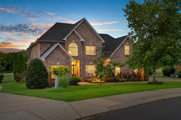 417 Eclipse Dr, Murfreesboro, TN 37129