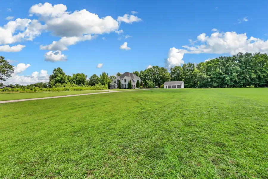 865 Butts Dr, Clarksville, TN 37042 - #2