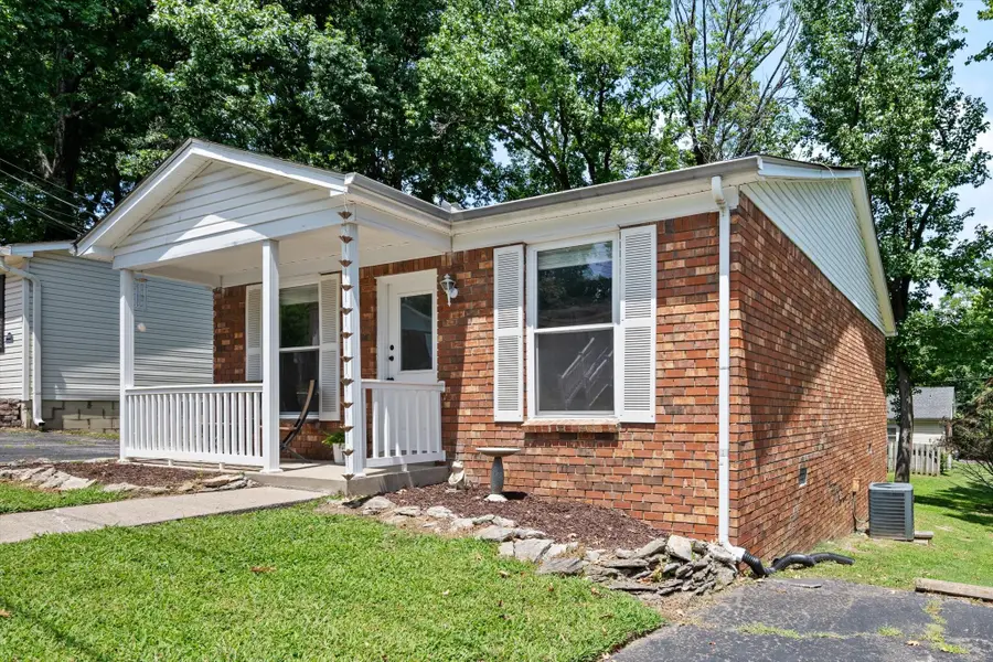 102 Five Oaks Dr, Nashville, TN 37217 - #3