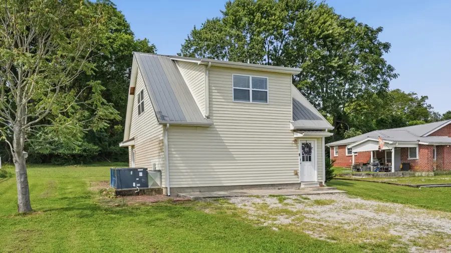 525 Sharp Springs Rd, Winchester, TN 37398 - #3