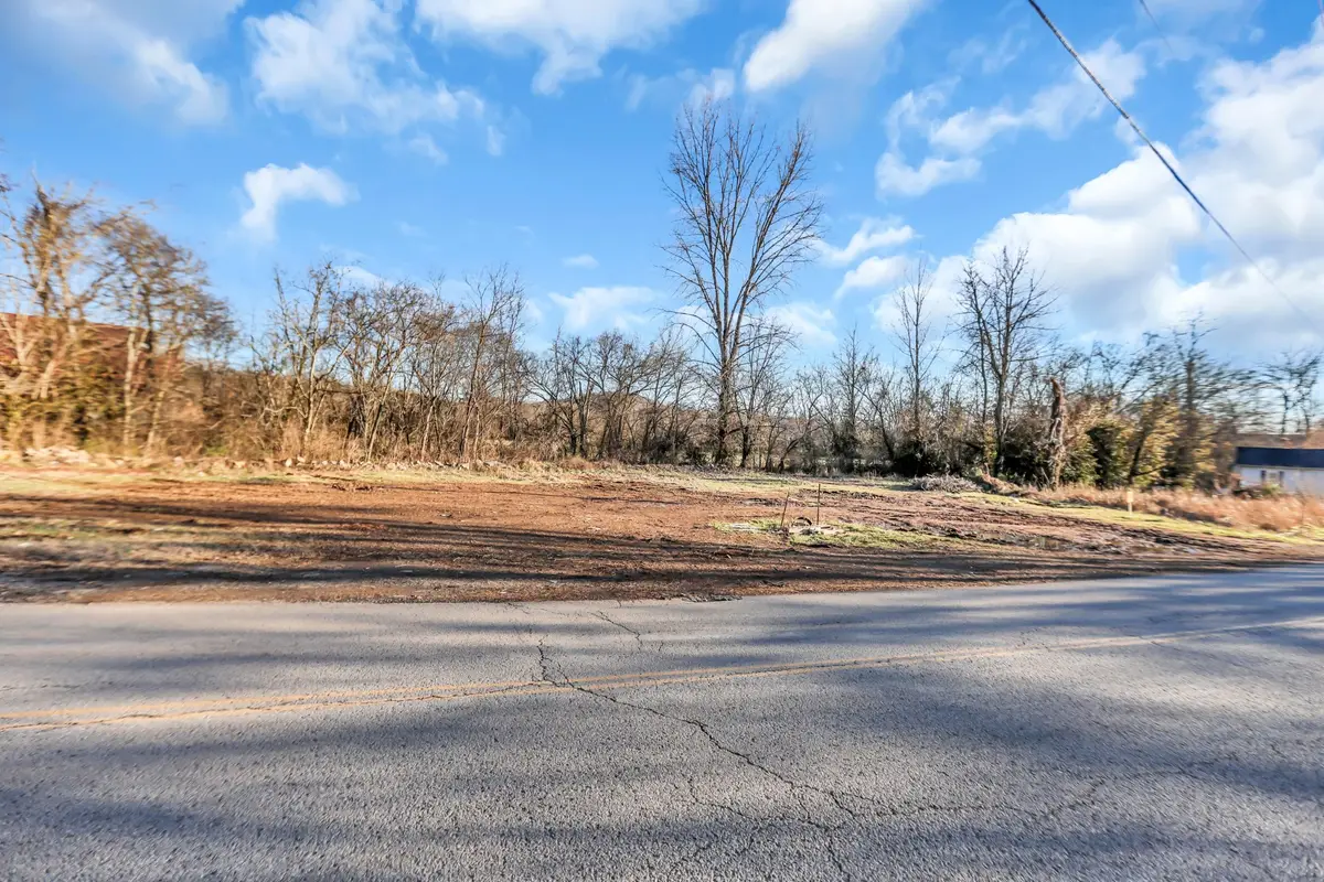 628 Old Highway 31 E 3, Bethpage, TN 37022 - #1