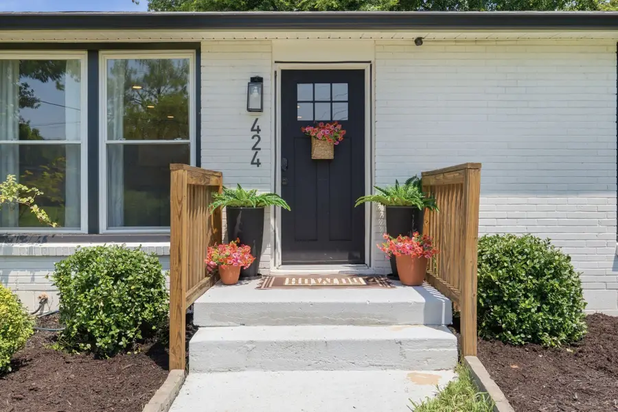 424 Kingview Ct, Nashville, TN 37218 - #2