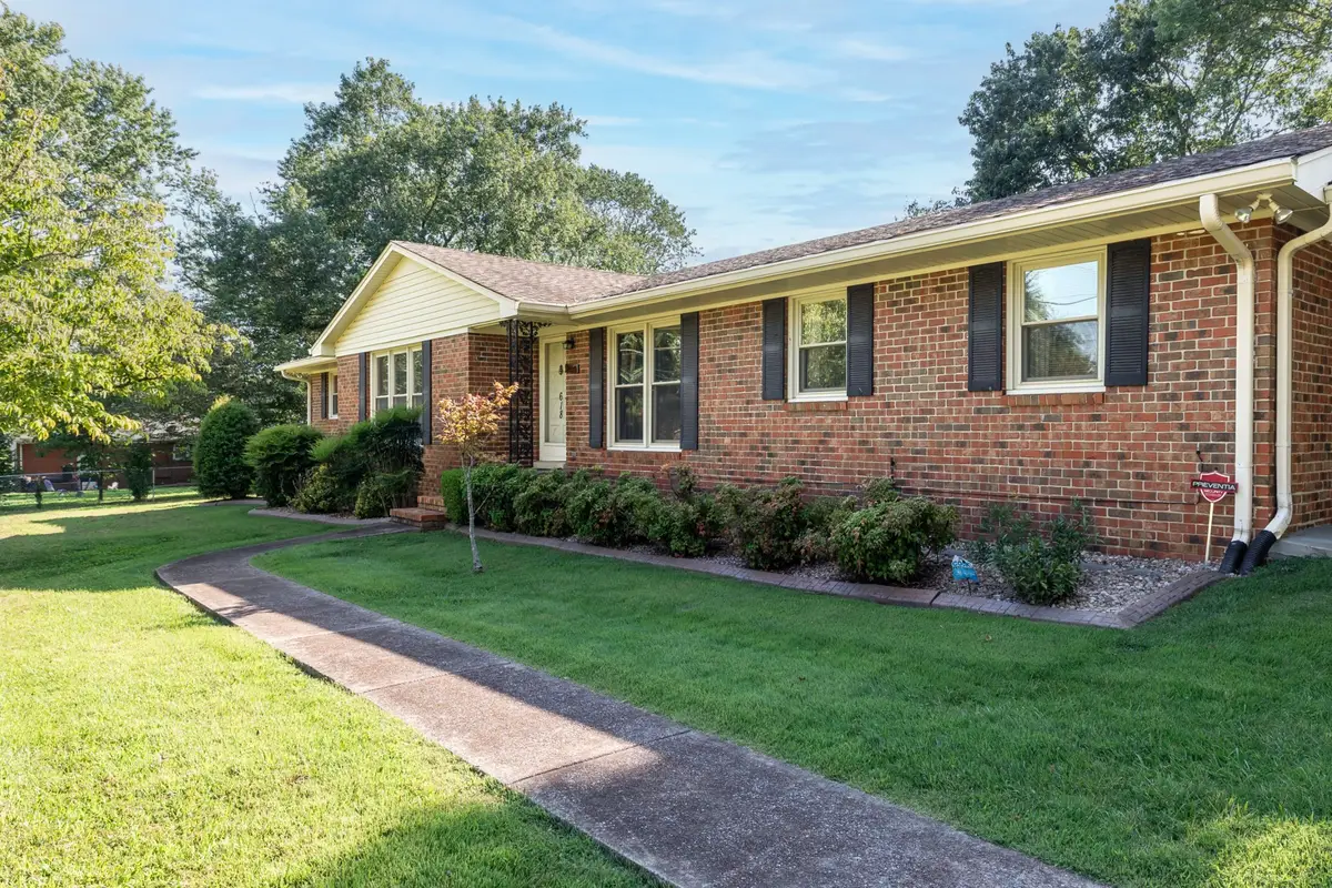 618 Fairlane Dr, Lewisburg, TN 37091 - #1