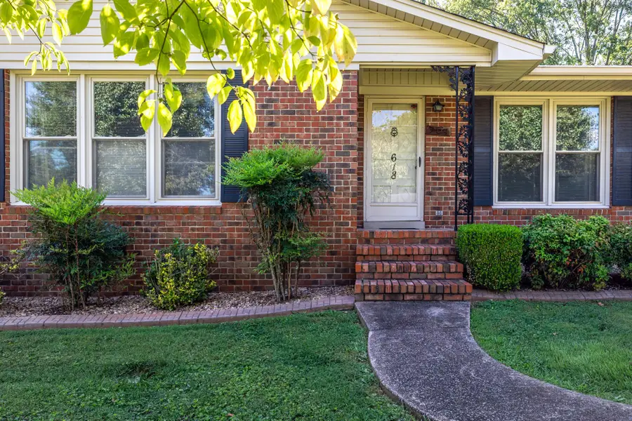 618 Fairlane Dr, Lewisburg, TN 37091 - #2