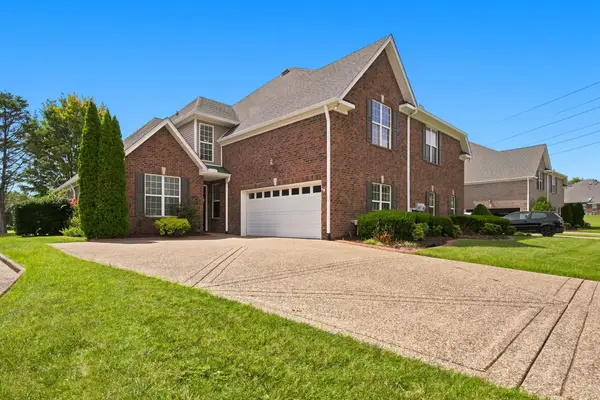 1009 Larkwood Dr, Hermitage, TN 37076