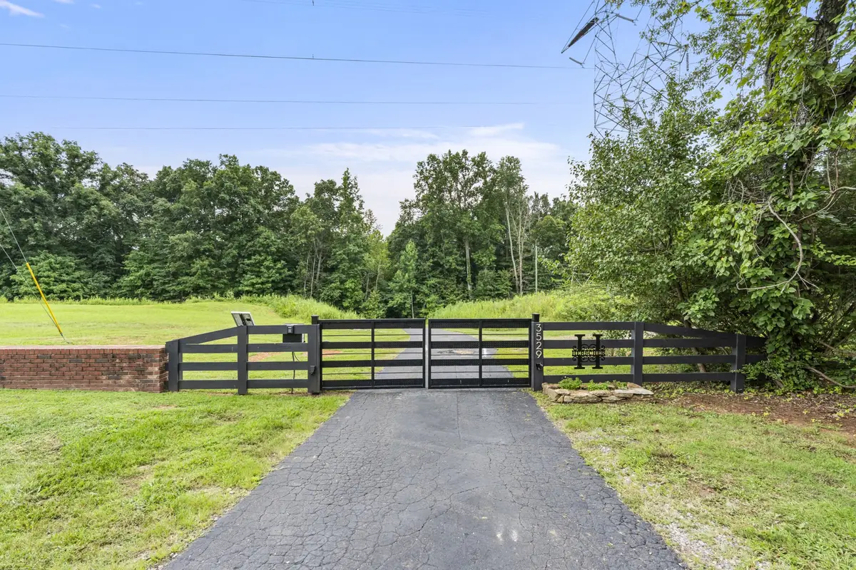 3529 Southwark Dr, Springfield, TN 37172 - #1