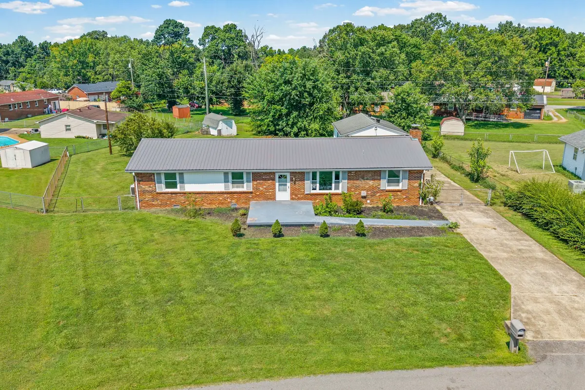 203 Sewell Dr, Clarksville, TN 37042 - #1