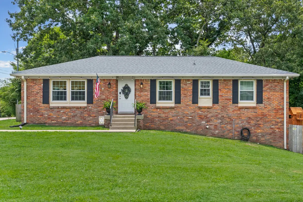 308 Ridgeland Dr, Clarksville, TN 37043 - #1