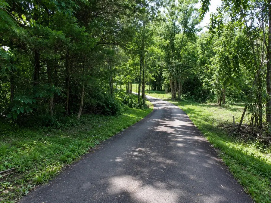 180 Lake Hollow Rd, Woodbury, TN 37190 - #3