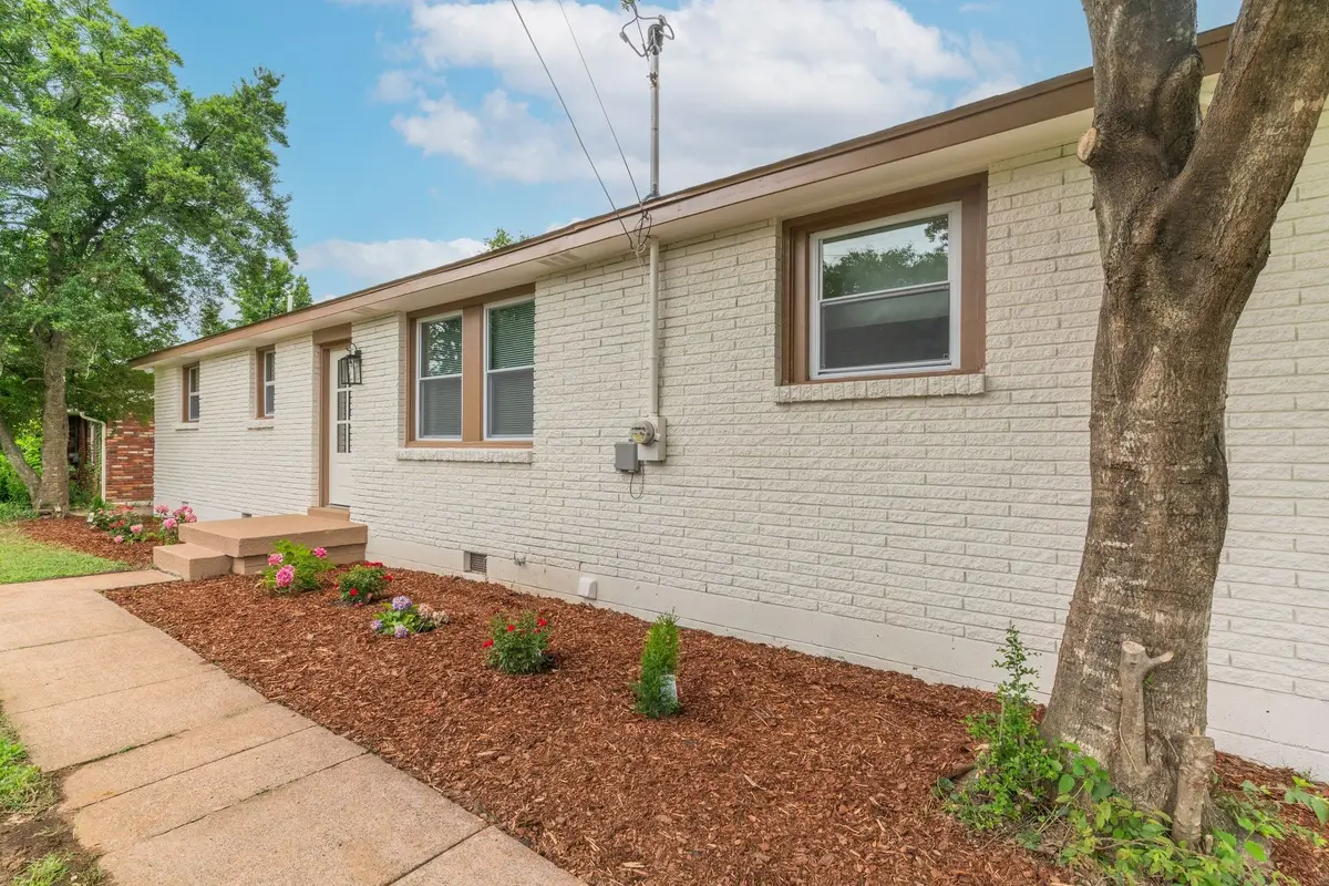 3814 Plantation Dr, Hermitage, TN 37076 - #1