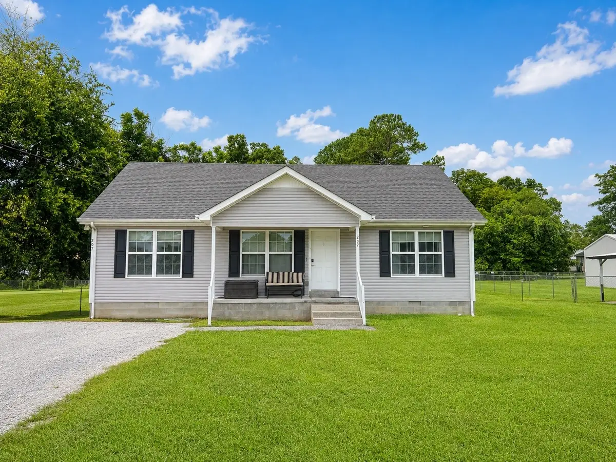207 N Collins St, Tullahoma, TN 37388 - #1