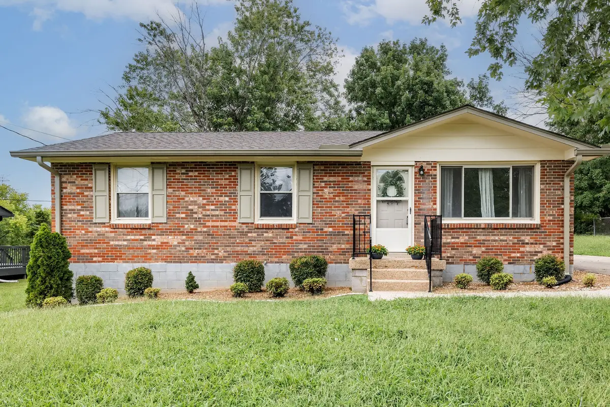 211 Friendship Dr, Goodlettsville, TN 37072 - #1