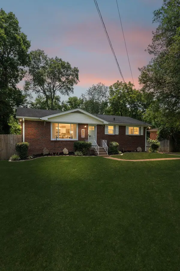 318 Jacksonian Dr, Hermitage, TN 37076
