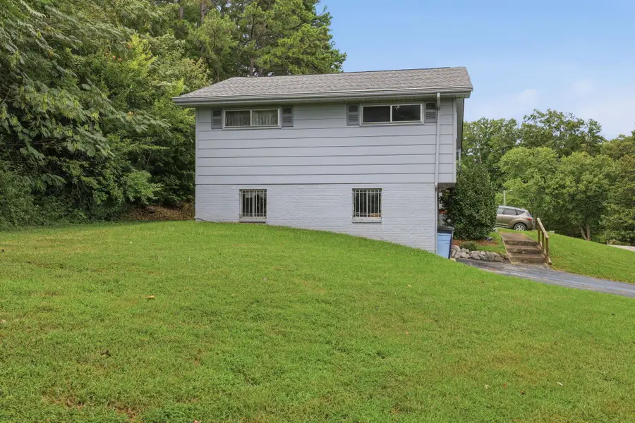 1127 Hillsboro Drive, Chattanooga, TN 37412 - #2