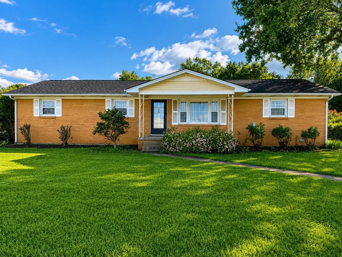 638 N Broadway, Portland, TN 37148 - #1