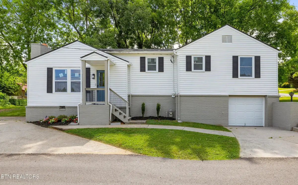 300 Henderson St, Maryville, TN 37804 - #1