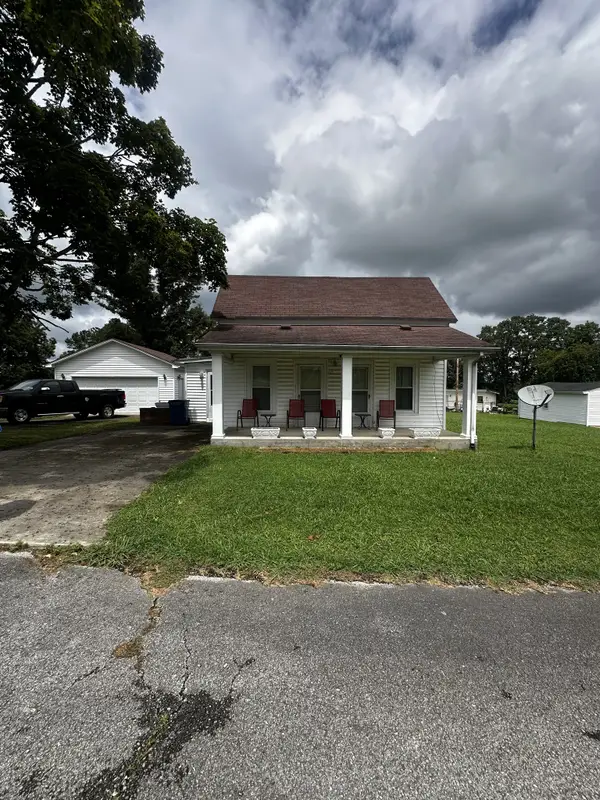 613 E Harp St, Manchester, TN 37355