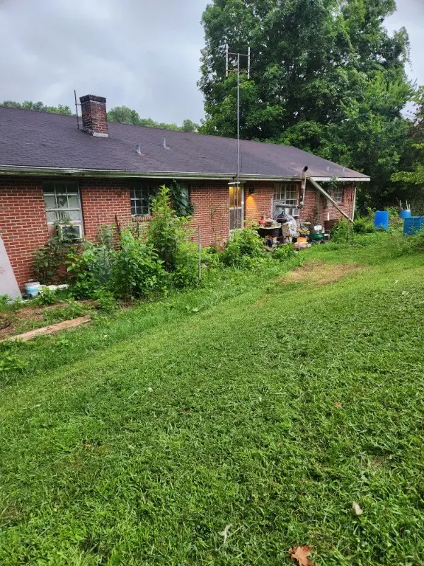 606 Sulphur Springs Rd, Clinton, TN 37716 - #1