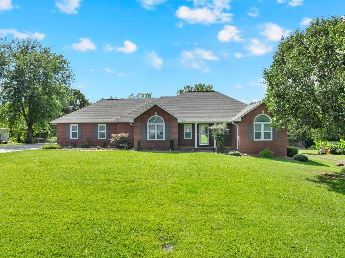 262 Crimson Dr, Winchester, TN 37398 - #1