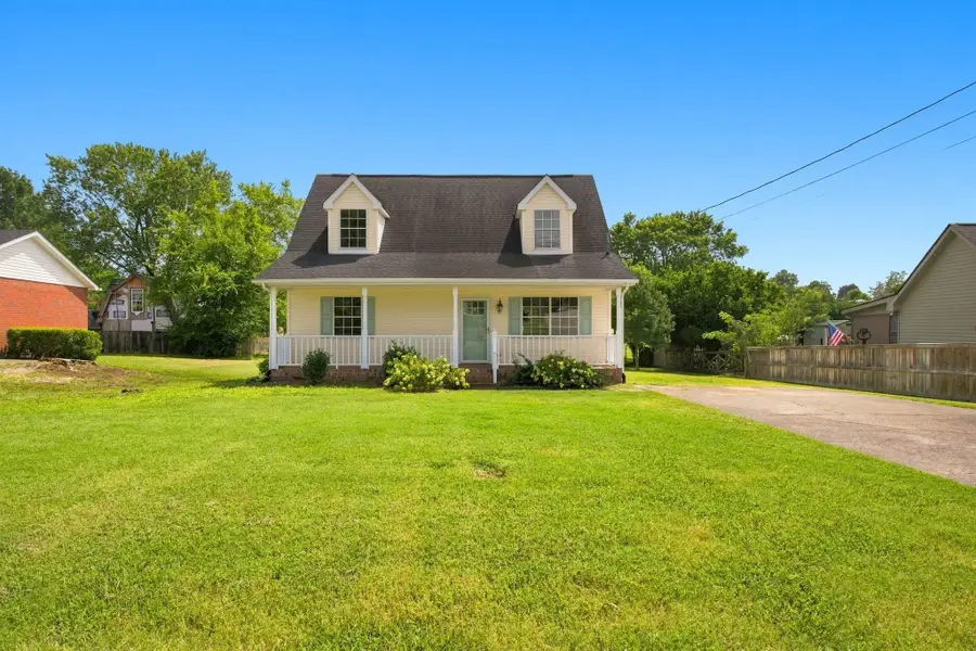 131 E Morris Dr, Gallatin, TN 37066 - #2