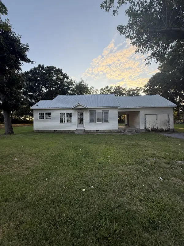 198 Browns Rd, Lafayette, TN 37083