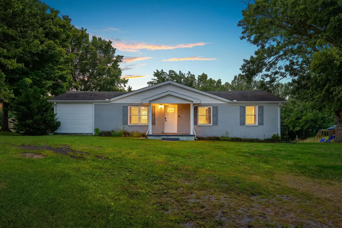 411 Purtle Rd, Lafayette, TN 37083 - #1
