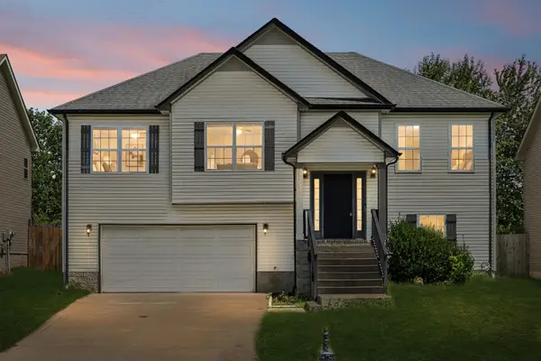 688 Fox Trail Ct, Clarksville, TN 37040