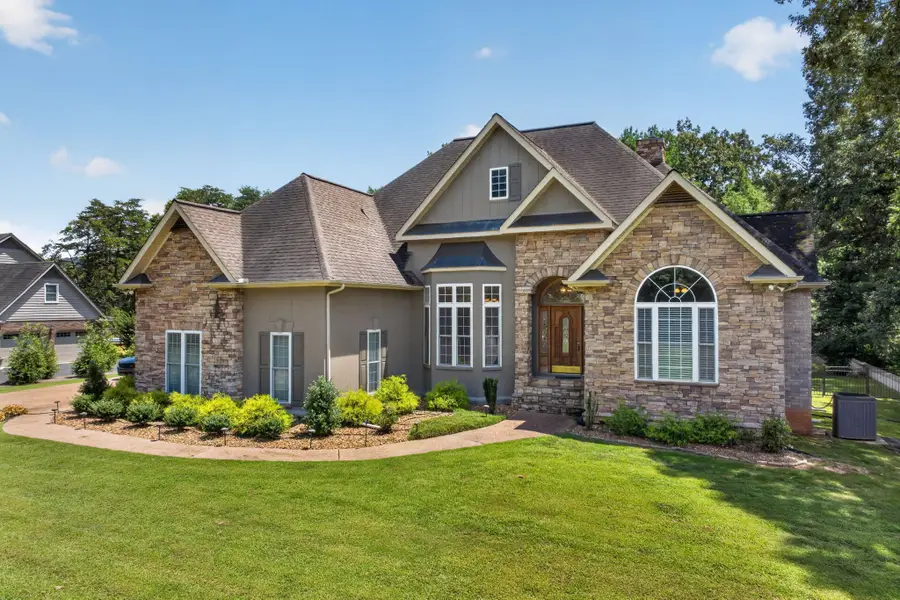 25 W Laurel Ave, McMinnville, TN 37110 - #2